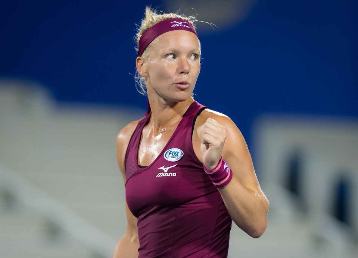 KIKI BERTENS DpCoEirUYAAlECd