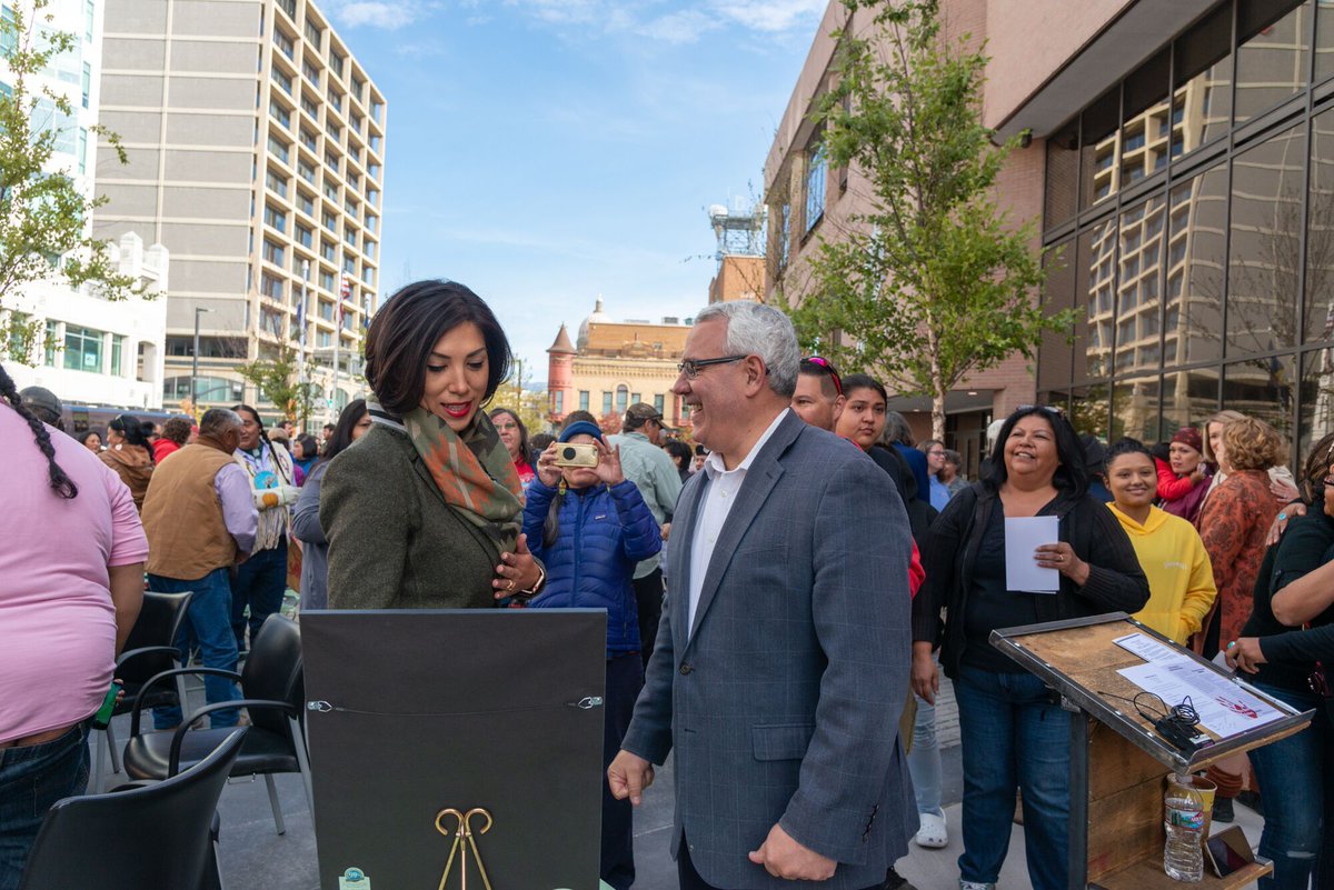 PauletteEJordan's tweet photo. Today we gathered in front of Boise City Hall to celebrate Indigenous People’s Day with Boise Mayor David Bieter. This day is part of a movement to recognize the atrocities committed against Indigenous people, and also to commemorate the beauty of Native American culture. https://t.co/1sVa7gWWz5