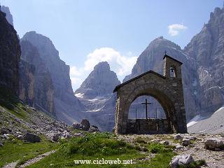 Ciclowebnet's tweet photo. Le #guide di #cicloweb: alla scoperta di #Pinzolo, alla val #Rendena ed a Madonna di #Campiglio, da scoprire anche in #ottobre!
https://t.co/UdWdZDzAu9
@campiglioapt @pnab_ @VisitTrentino https://t.co/zdhpBKNZdQ
