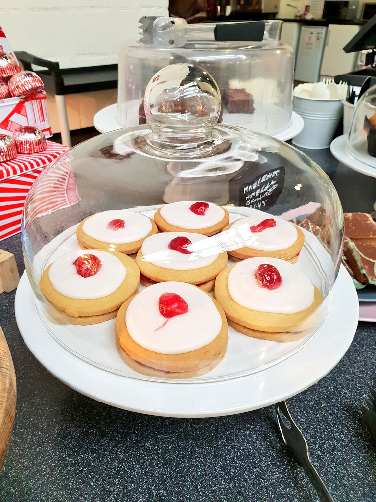 ken__moodie's tweet photo. Playing Catch Up.....again!😱🙈
#cookies #scones #empirebiscuits #getbattered #butterwouldntmelt #welovethisbusiness #baxterstorey https://t.co/hk0emVkPuq