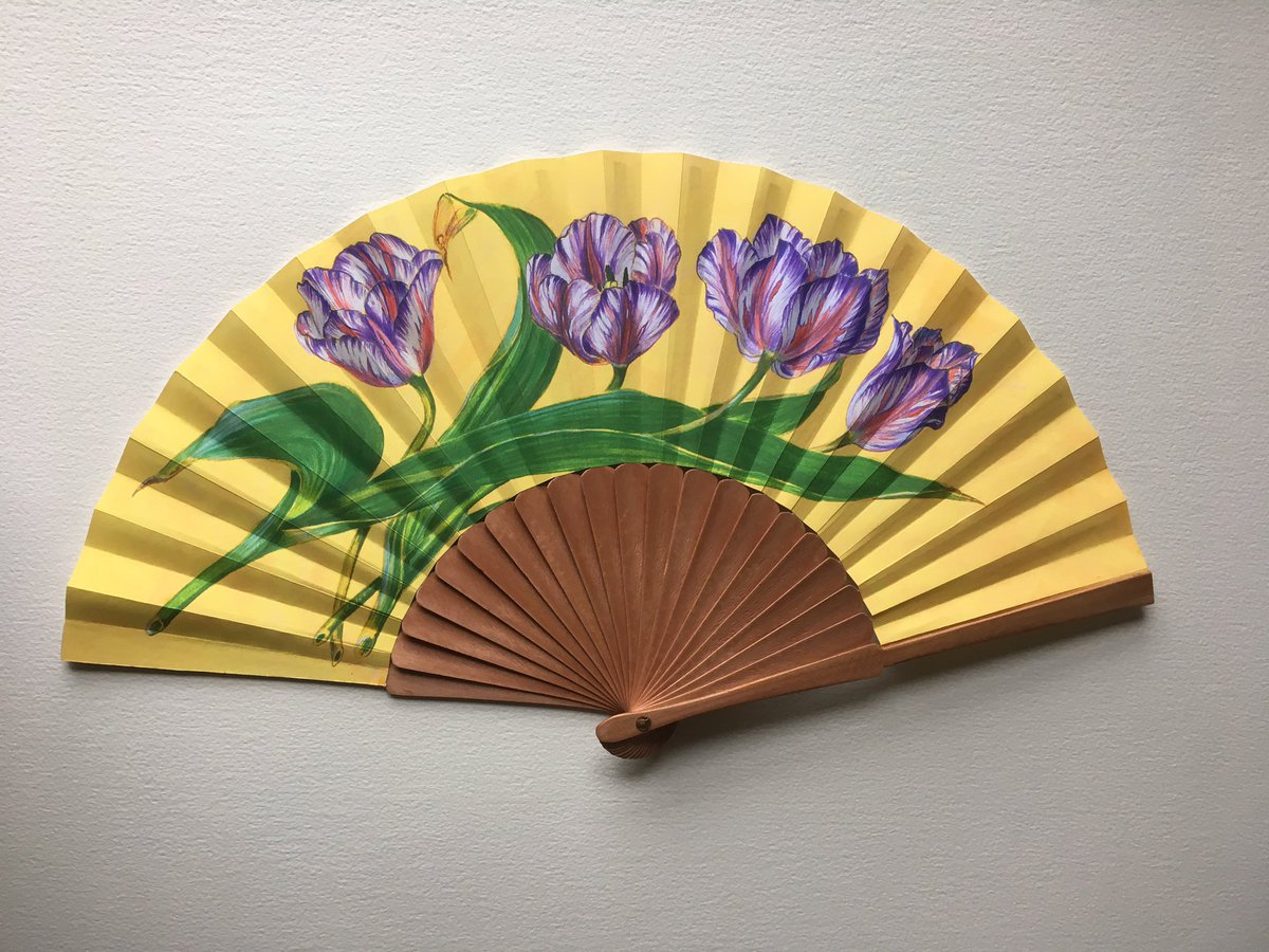 chaspaint's tweet photo. #fans #fanart #localartist #fanmuseum @ArtOlympiaFAN @paintwithCSBA @Fan_Makers @gucci @VogueRunway @voguemagazine https://t.co/bm8VdpHbje