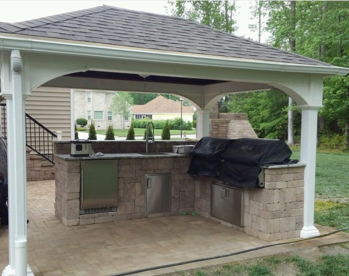 VBPatios's tweet photo. Backyard Goals 👏 #outdoorkitchen #vbpatios #hardscapes #vabeach #outdoorliving #grilling #cookout #pavers #patio https://t.co/NuWUINRrDu