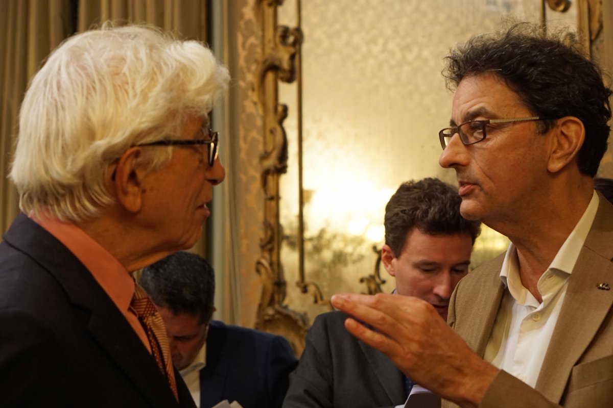 istbrunoleoni's tweet photo. La fotogallery della presentazione di "Freedom Inc.", di @brianmcarney e @IsaacGetz.
Con loro, Nicola Bedin, Marco Boglione, @BentivogliMarco e @CarloStagnaro.
Foto di @FrancescoCoccoT
#FreedomInc
https://t.co/4WG8srW2sk https://t.co/hWXg54MUIE