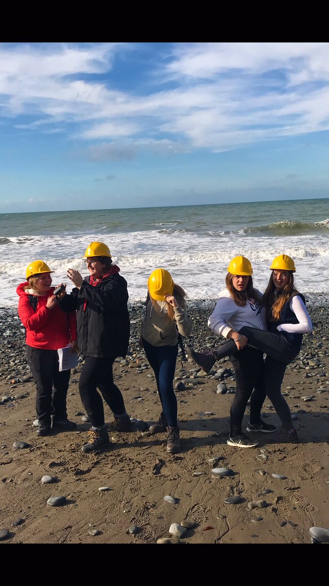 thelaurenye's tweet photo. Geography Fieldtrip or Photoshoot opportunity... you decide 😂 #supersediments https://t.co/nRbTmGq1d6