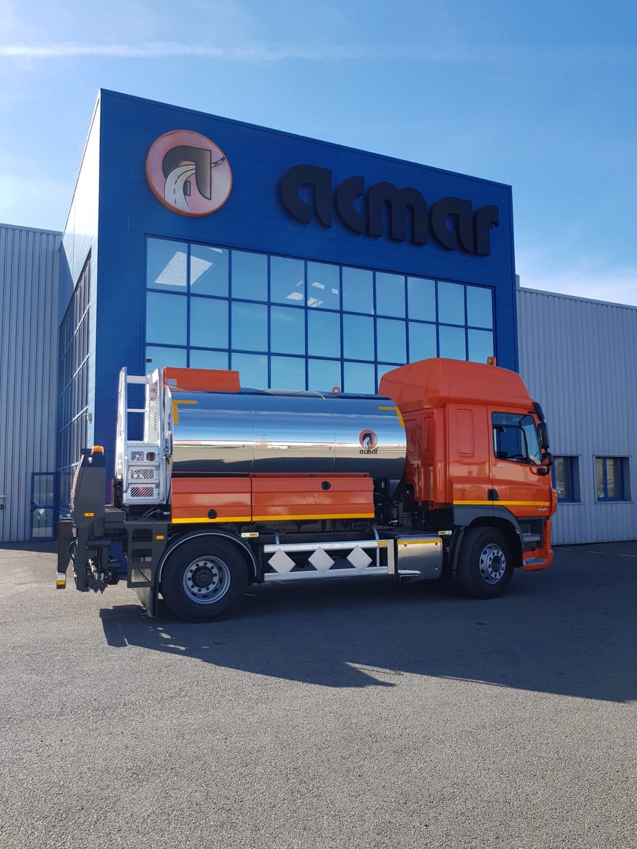 FCL_Kelvedon's tweet photo. New tanker almost ready for the road #daf #acmar @DAFTrucksUK https://t.co/ZuxEZbUe62