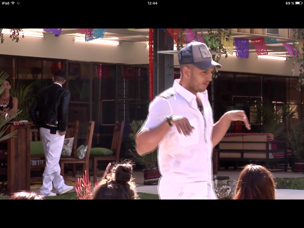 FanaticaGH7's tweet image. Van a saco contra Miriam, aquí provocándola Techi y Omar. #GHVIP90