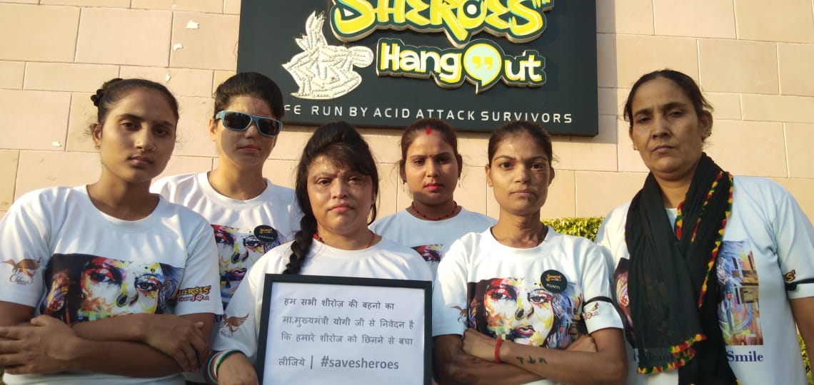 StopAcidAttacks's tweet photo. मुख्यमंत्री @myogiadityanath जी शीरोज हैंगआउट कैफ़े एसिड अटैक सर्वाइवर्स के संघर्ष से खड़ा हुआ है,आज शीरोज को आपकी जरुरत है कृपया व्यक्तिगत तौर पर इस मुद्दे पर सभी एसिड अटैक सर्वाइवर्स से बात करें और कैफे शिरोज के भविष्य को सुनिश्चित करें।
#savesheroes https://t.co/aOVMOTyTyv