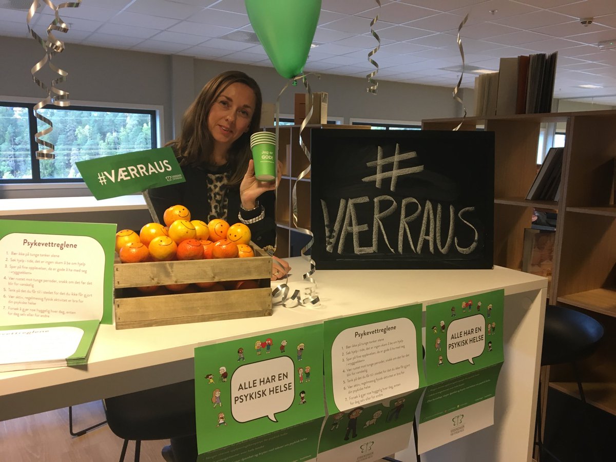Verdensdagen for psykisk helse markeres av ⁦<a href="/Skolefrukt/">Skolefrukt.no</a>⁩. Et felles måltid er godt for så mye #værraus 😊#5omdagen #merav ⁦@BentHHoyre⁩