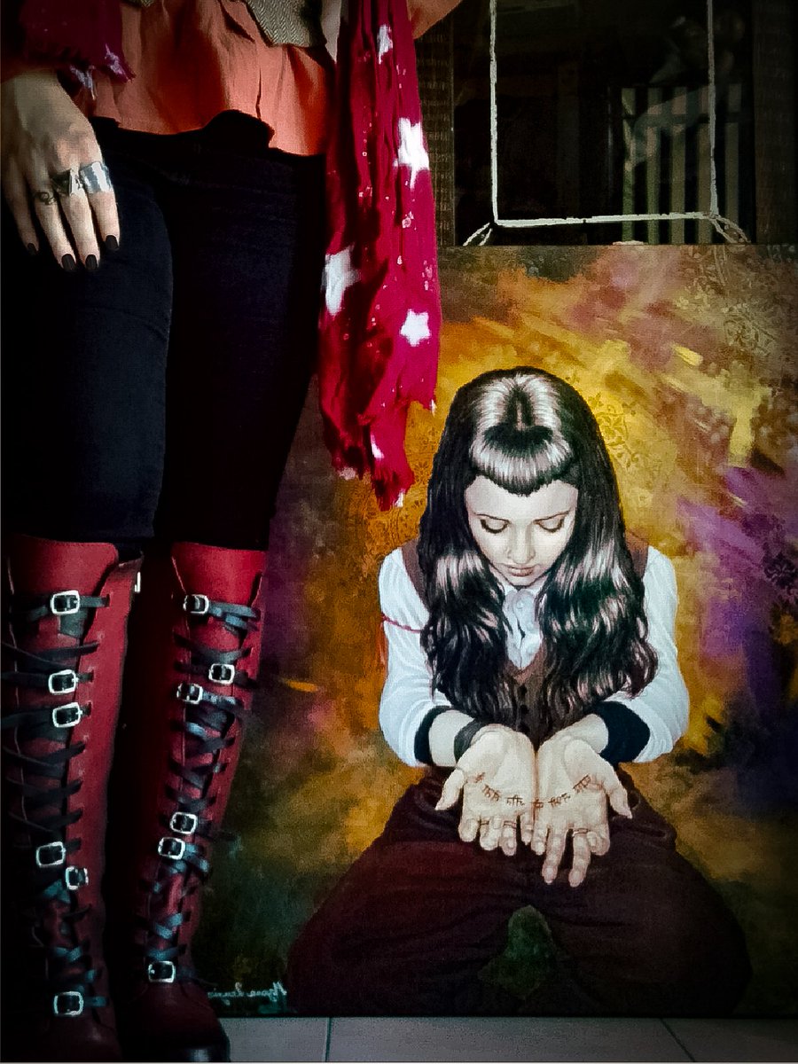 riamiloray's tweet photo. Wen you think you are almost perfect for a gothic/fantasy world 🤣
#paintingoncanvas
#portrait #portraitmood #thearcana #fantasyisbetterthanreality #howiseemyself #portraitpainting #artlovers #artista #acrylics #creative #fanapprentice #artlife #vesuvia #TheArcanaGame #magician https://t.co/gR1AhSCWkA