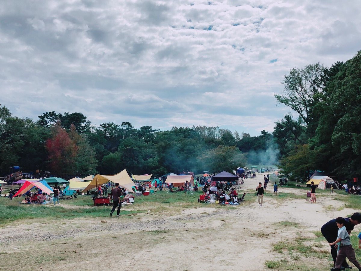 SiegtorFC's tweet photo. 🍖イベント「ジークBBQ」🍖

2018.10/7(Sun)
@ 服部緑地

SIEGTORのイベントでBBQをやりました‼️
隣のグループの子供たちとも仲良くなってほっこりしました😌

ジークはサッカーだけじゃなくこんなこともやってますよ🙆‍♂️

#SIEGTOR #BBQ #最高のファミリーに出会えた #みんなもあんな家族めざそな https://t.co/3ATTwhF4vV