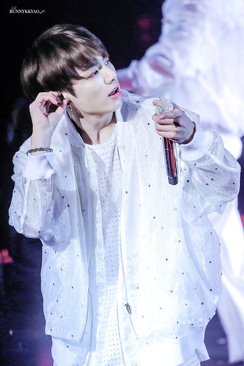 bunnykkyao's tweet photo. 180912 LOVE YOURSELF WORLD TOUR IN OAKLAND
#정국 #JungKook #방탄소년단 #BTS https://t.co/n6eVFWwjLz