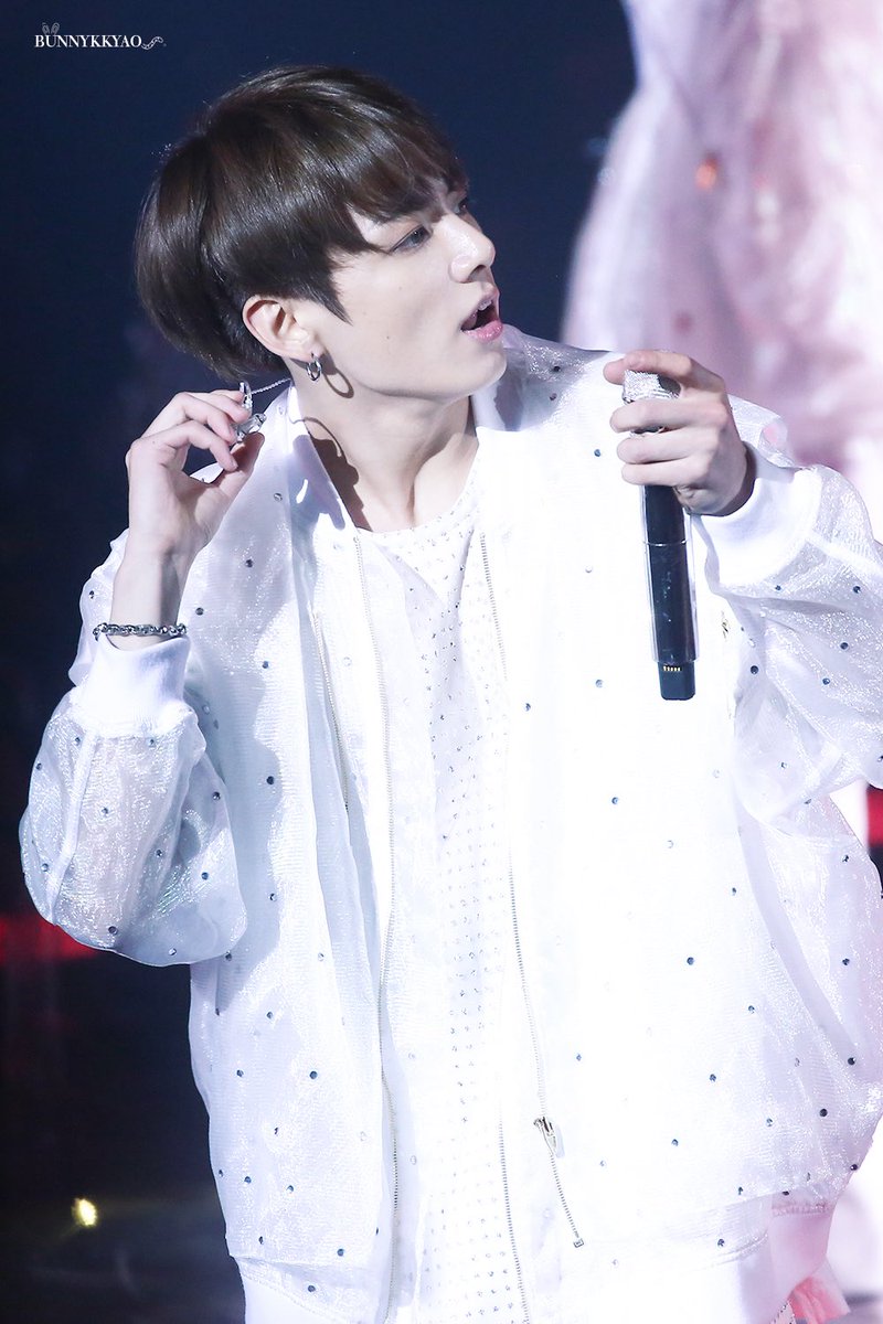 bunnykkyao's tweet photo. 180912 LOVE YOURSELF WORLD TOUR IN OAKLAND
#정국 #JungKook #방탄소년단 #BTS https://t.co/n6eVFWwjLz