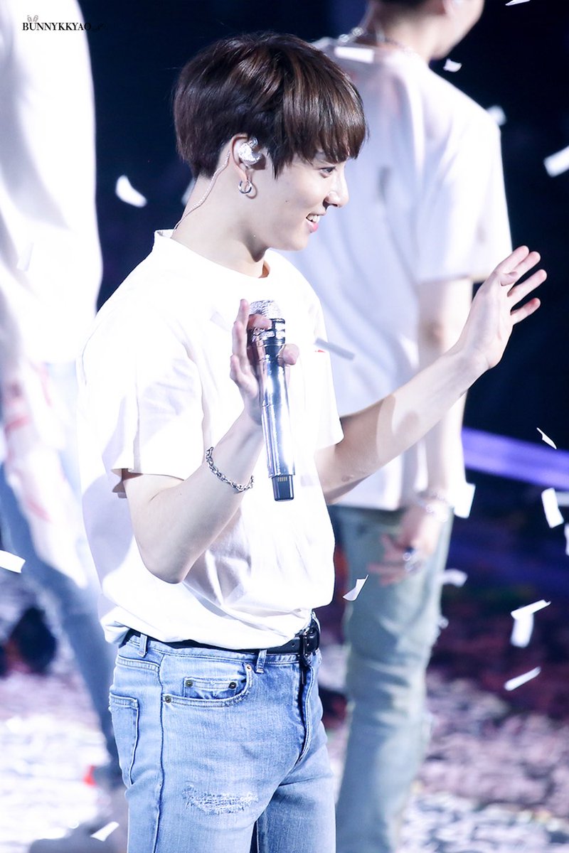 bunnykkyao's tweet photo. 180912 LOVE YOURSELF WORLD TOUR IN OAKLAND
#정국 #JungKook #방탄소년단 #BTS https://t.co/n6eVFWwjLz