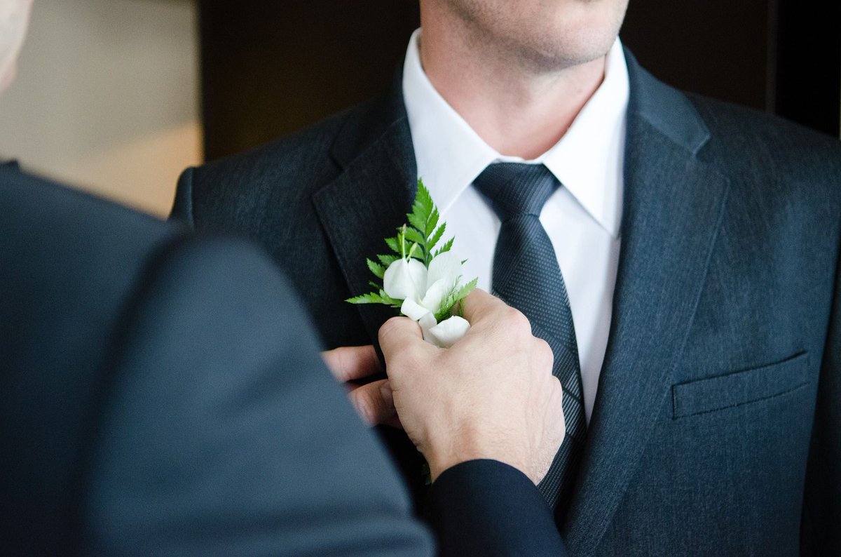 The #groomsspeech sets the tone for the whole wedding. 

Tell us the message. 

The #weddingspeech expert will deliver the perfect speech.  Let her lift the stress from your shoulders and write it for you. 

buff.ly/13dgV1R