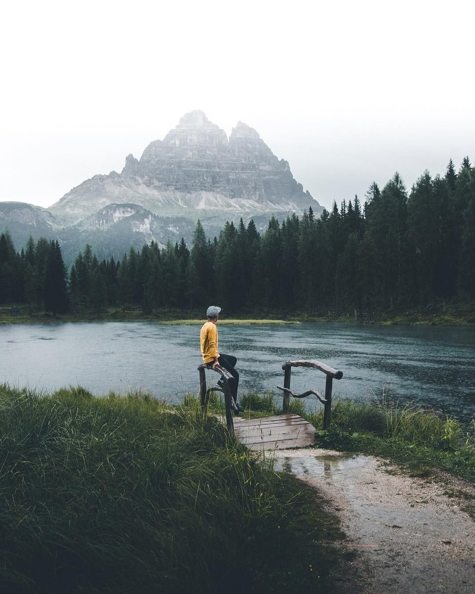TideBlu's tweet photo. Exploring misty lakes
.
.
.
.
#lakes #autumnlakes #winterwalks #lifestylebrand #ukbrand #menswear #forrestviews #pitstop #naturelovers #naturalworld #beautifulplanet #deepthoughts https://t.co/eH2wLyKMoM