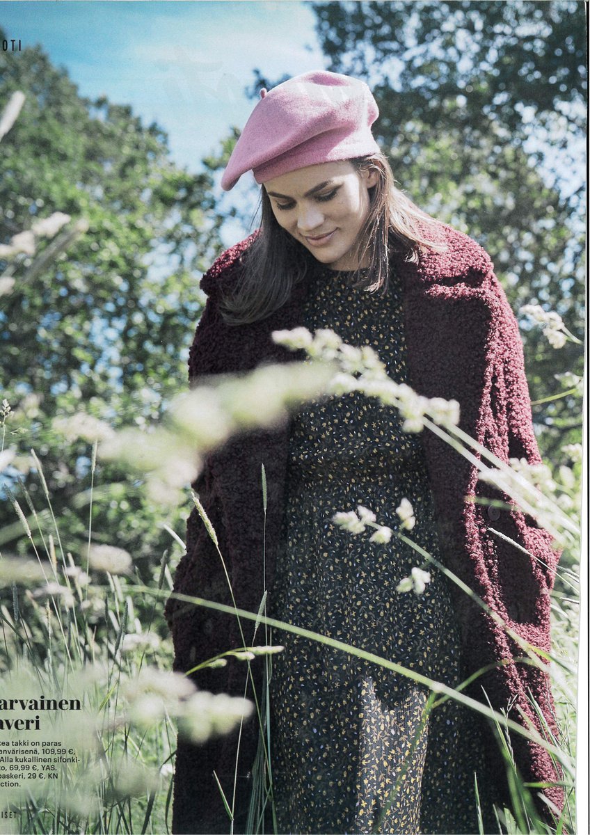 CollectionKn's tweet photo. Bella beret in light pink brings a romantic touch to your outfit💕 Photo @menaiset 📸 #kncollectionfinland #katiniemicollection #aw18 #menaiset https://t.co/3IfUihTW7G