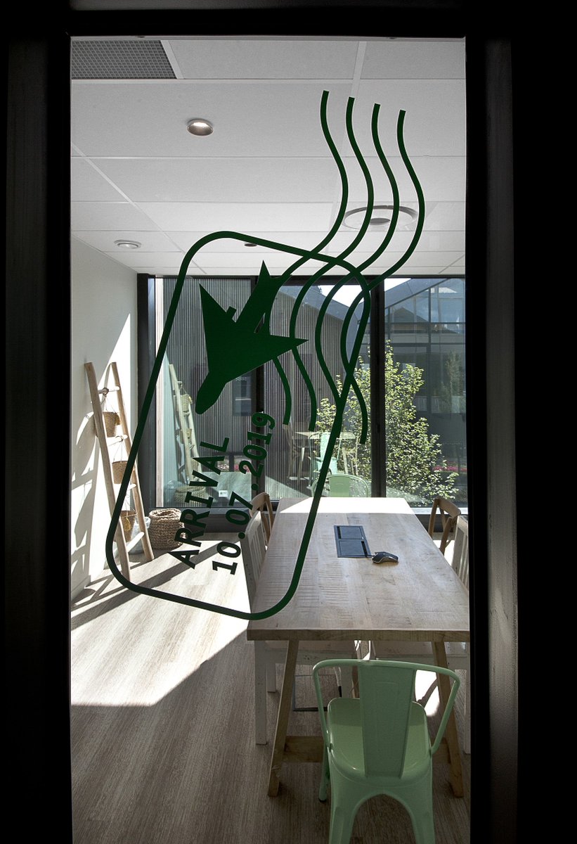 Evadez-vous loin de la grisaille automnale le temps d'une réunion chez COWORKOFFICE, avec notre salle ESCAPADE ! 🌎✈️
#coolatwork #coworking #coworkoffice #lille #new #voyage #travel #escape #inspiration