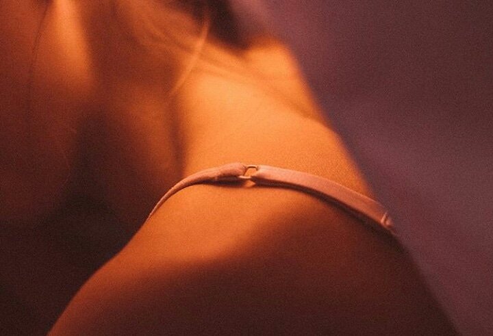 SexoEnStereo's tweet photo. «No quiero vivir en un mundo en el que algo tan menor como un tirante de sujetador, una mini fada o un top ajustado, es una llamada de atención no deseada.» — Alycia Rubulis
Foto: @alyciarubulis
·
#sexualidades #sensualidad #belleza #erótica #autoestimacorporal #autoestima https://t.co/g31AFJGVgJ