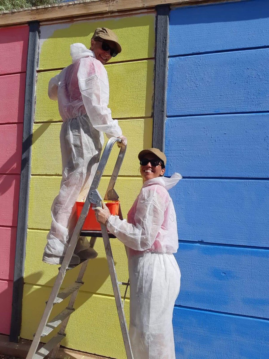 Dcap2018's tweet photo. Une journée solidaire, rénovation d'école et dons, riche à Douar Assifa. Émotion et partage avec les habitants #solidarité #sncf #capfemina2018 https://t.co/7qi5EfTXlV