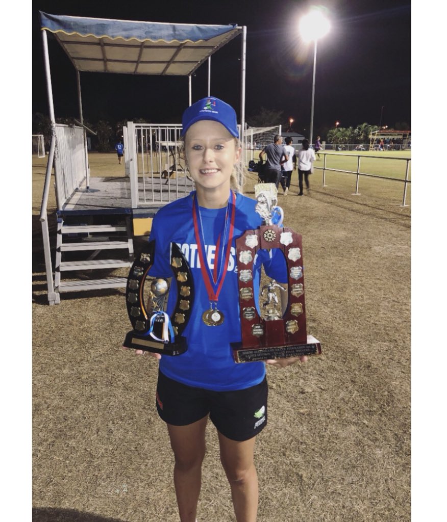 tarrahjohnson's tweet photo. 2018 Premiership and Grand Final winners! 🐟⚽️🏆 #upthebrothers #yeahthegirls #womenspremierleague https://t.co/BdZdIof0Bn