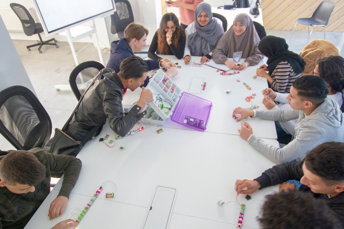 molengeek's tweet image. Tout au long de la semaine, dans le cadre de la #EuropeCodeWeek, et en partenariat avec Google Belgium nous accueillons des écoles pour créer des prototypes tech, découvrir le marketing digital et rencontrer des entrepreneurs inspirants !!
Yessss! #futureentrepreneurs