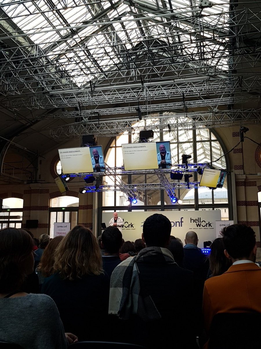 charlotte_Rlt's tweet photo. Fin du salariat, proximité privilégiée, mobilité repensée, effondrement... Marc Halevy donne le ton à #rmsconf 2018 #prospectiverh #rhdemain @104paris https://t.co/IOjeJFwLFB