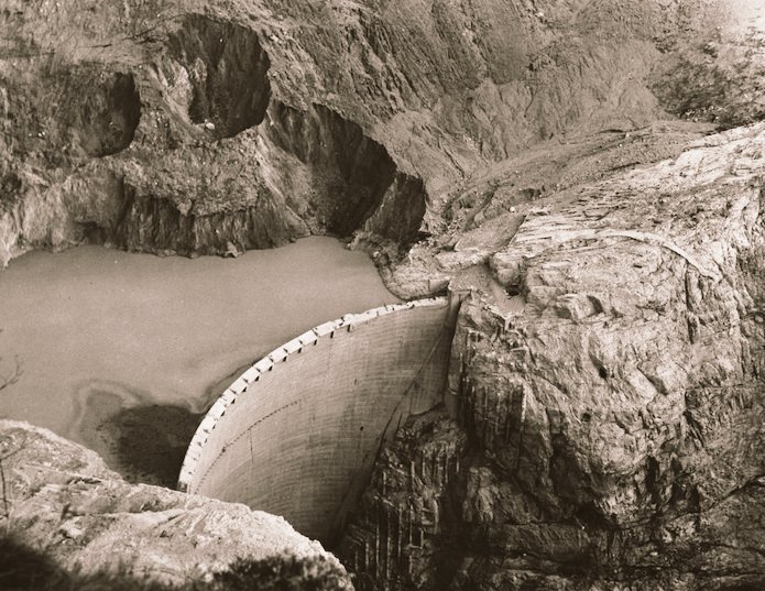 renzotondo's tweet photo. #9ottobre 1963 dal Monte Toc si stacca una frana gigantesca,  la natura  aveva avvertito l' uomo in ogni modo che il narcisismo e l'inseguire solo profitto non lo avrebbe portato lontano. La memoria del disastro del #Vajont ci preservi da commettere gli stessi errori in futuro. https://t.co/1Xx9sPi5J5