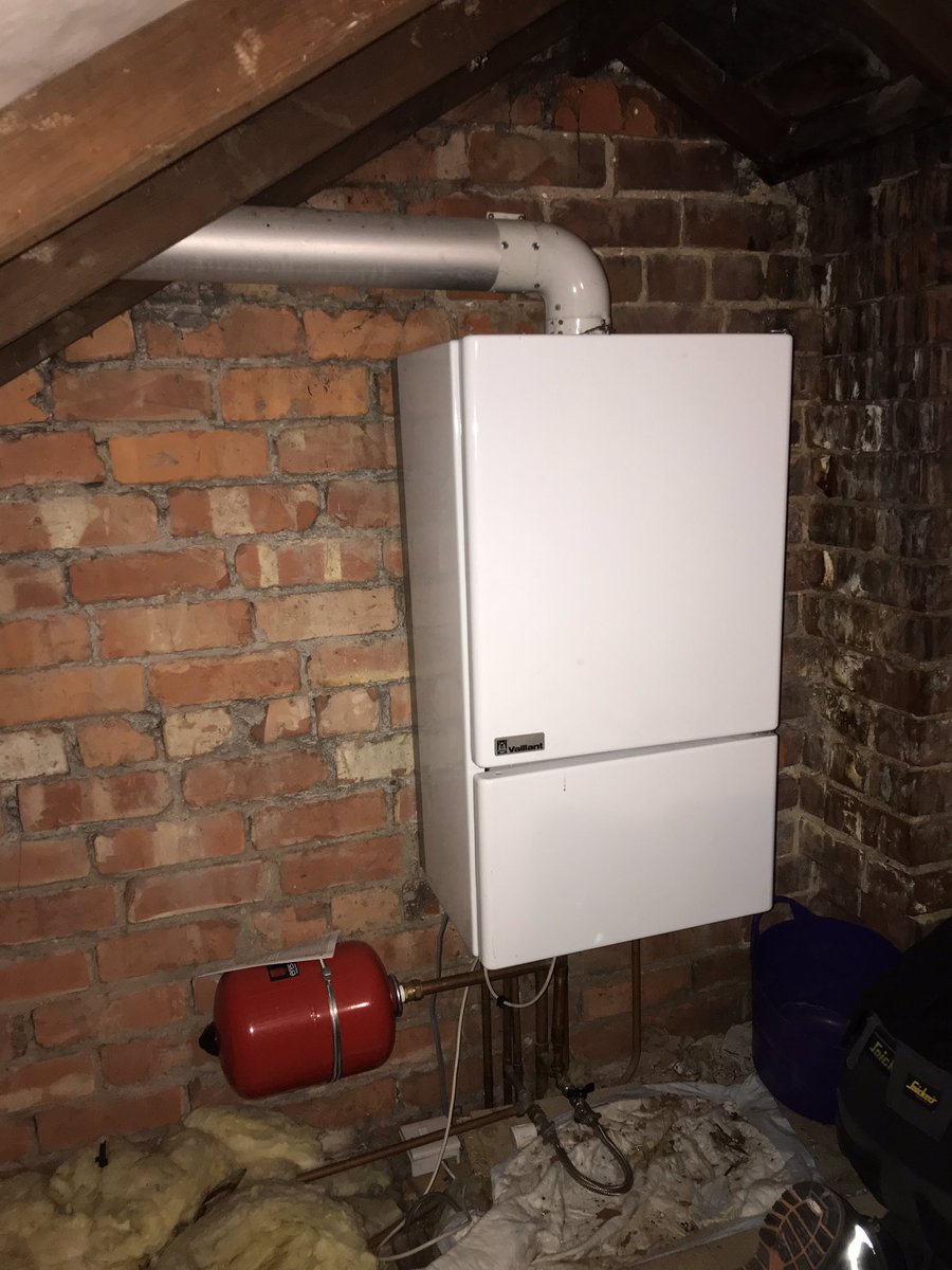 spgas2's tweet photo. Todayβs job old @Vaillant coming out new #ecofitpure going in https://t.co/ubOCdN8F53