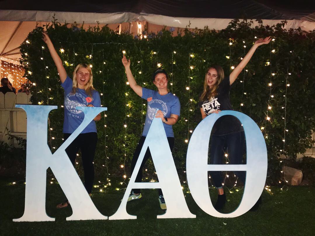 maddiecw3's tweet photo. so excited that I decided to #GoGreek and #ThoughtTheta! I love my new family, I am so excited continue the Theta legacy, and I can’t wait to get to know all of my new sisters and make so many fun memories! 💛🖤 #KappaAlphaTheta https://t.co/ksJ4NbAjk9