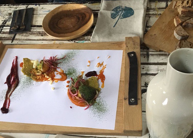 Op donderdag 1 november sluiten we ons jaarprogramma af met een lecture en een exclusief vijfgangen diner. Thema: <a href="/DutchCuisine/">Dutch Cuisine</a> U kunt hier bij zijn! Check de site: farmoftheworld.nl/nl/news/food-e… #lf2018 #fotw #lecture #diner #dutchcuisine #dekreake #huns