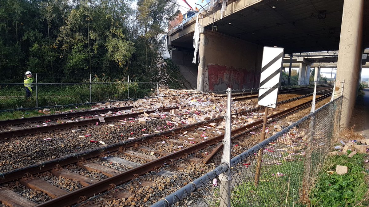 Zeepbaan A15 weer open na ongeval vrachtwagen met