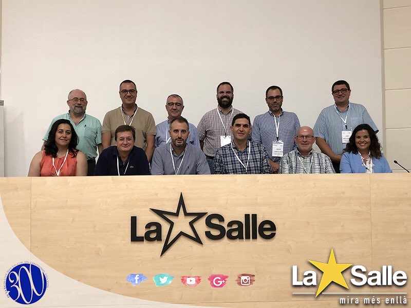 lasalle_alcora's tweet photo. Los directores que representan al Distrito ARLEP en la formación de directores de #ASSEDIL en Roma durante estos días. #SomosLaSalle #MiraMásAllá https://t.co/QGQIIqvgzM
