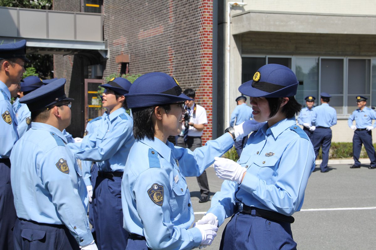 警察 学校 厳しい