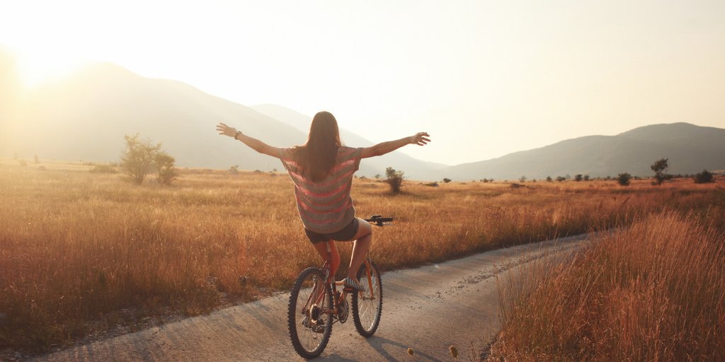 BikeParka's tweet photo. Freedom, Fun, Fitness....What does cycling mean to you?
#EveryDayCycleHeroes #BikeParka #cycling #cyclelife #bikecommute #cycletowork #cycletoschool #cyclingfitness #cycleforchange #cycleforcleanair #bikefitness #Betterbybike #cleanair #mumswhocycle #freedommachine #velo #cykel https://t.co/23rHpa9576