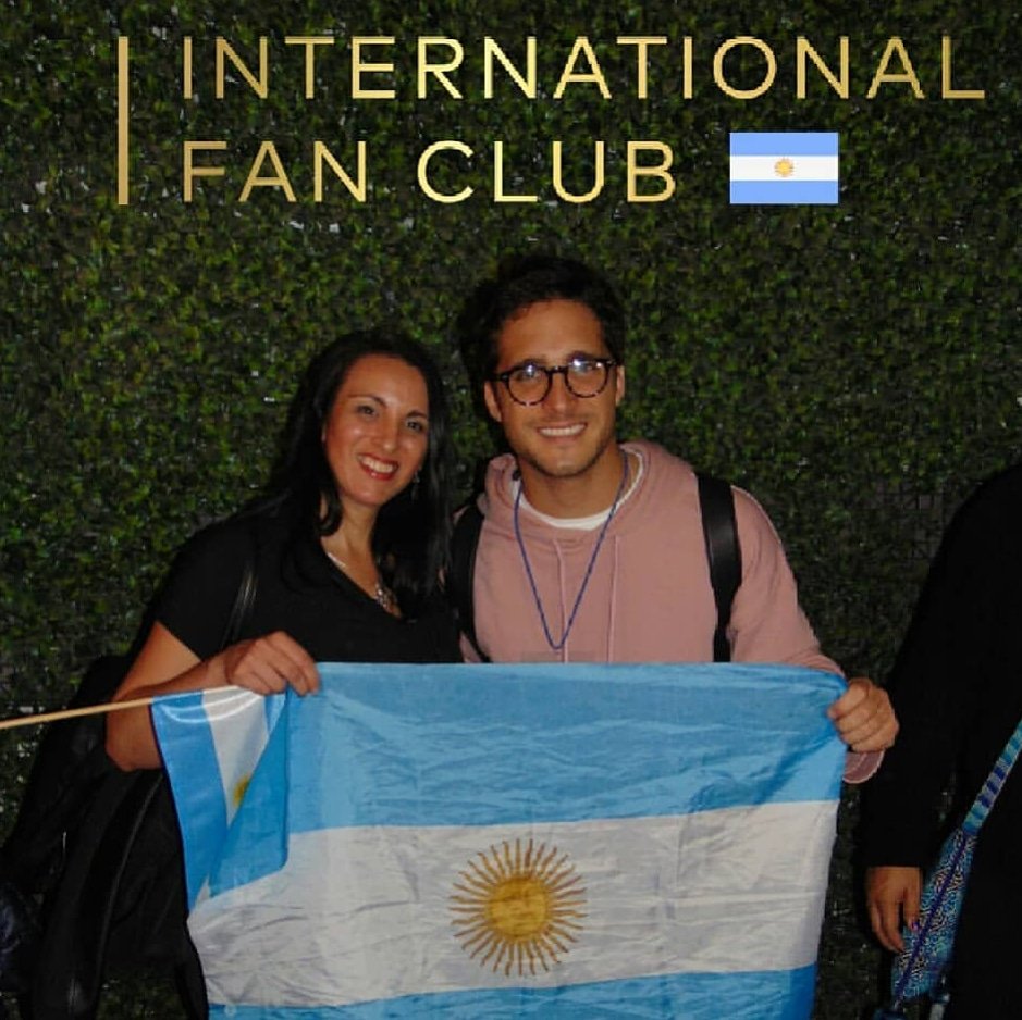 Primavera_Clau's tweet photo. Muchas gracias por tu calidez @DiegoBoneta Sos increíblemente atento y dulce  #Inolvidable #diegoboneta @diegobonetaifca @diegobonetaintf 😘😘😘 ¡Quedate a vivir acá!!! 😂 https://t.co/Yk5XP0N3yn