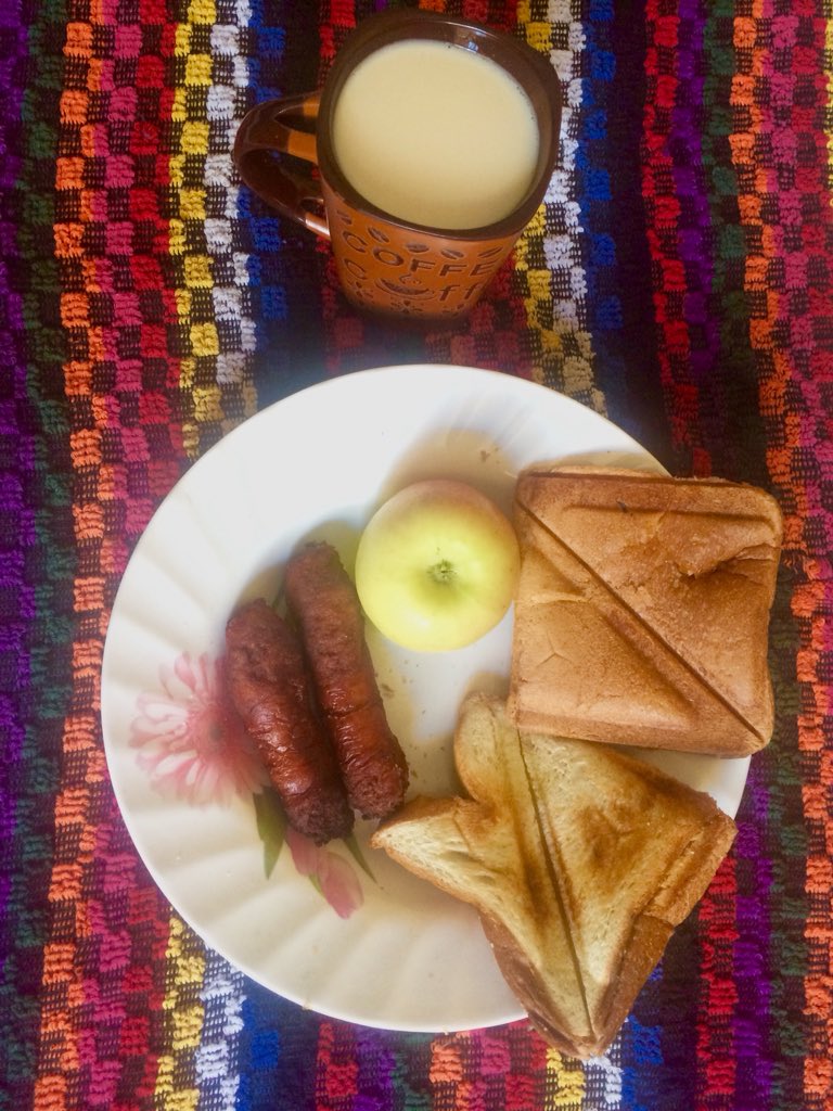 Perlexy001's tweet image. .@NikiMags ile siku mtaleta #GetInTheKitchen Mombasa julisha “Chef Perlexy” tafadhali 😁
Halafu niskie mtu akisema hizo sausage zinakaa inspiration ya KICC