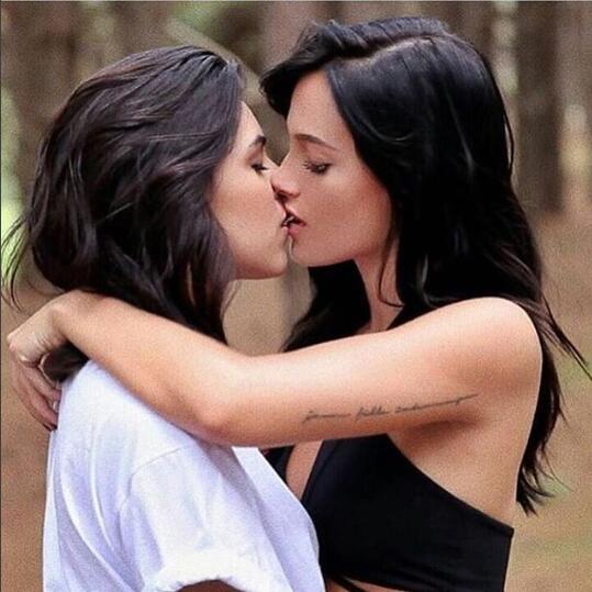 lovedatingwithU's tweet photo. Finding #bisexual relationship?This #love#couple#dating site for #singles seek #couple #swingers, #cougar both LBGT fun. Check out my profile for more information.💙 💜 ❤️ https://t.co/ZXkeHPkJBf