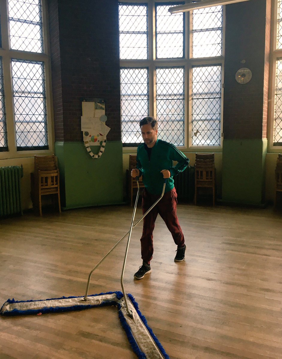 MarionDuggan's tweet photo. Husband number 1 taking me back to my school days when I was the only kid left in the school waiting for my teacher mum to finish her work. Helping Mr Rolands the caretaker was my entertainment. #cleanHall #heCaresALot #aromatherapy #Fiveways #BrightonFitness https://t.co/ukBbNZK4A1