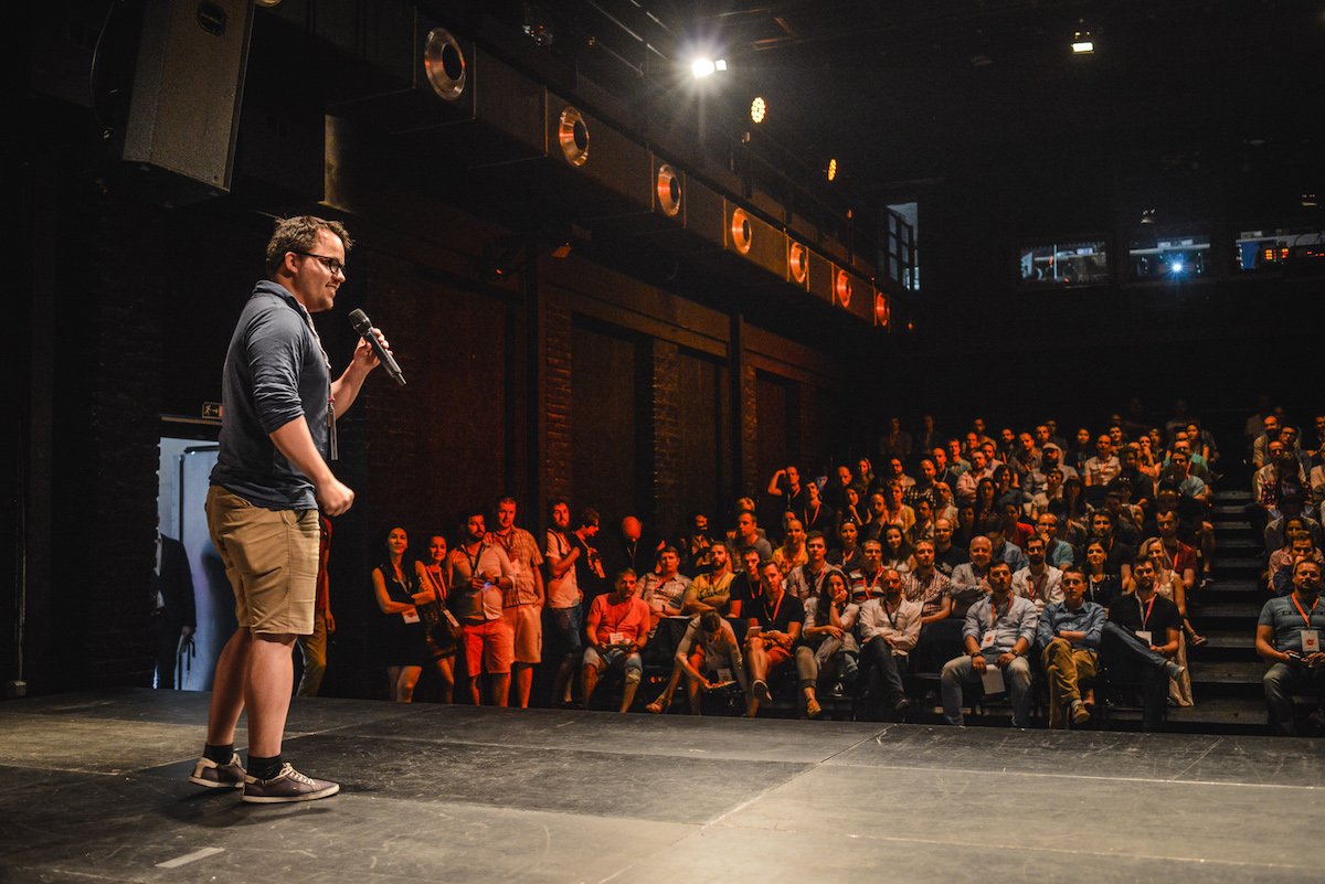 Startup Stage: Krátký z Liftaga, Cendra z CDN77 a Fabián z TopMonks o svém pohledu na byznys, bez bullshitu tyinternety.cz/startupy/start…