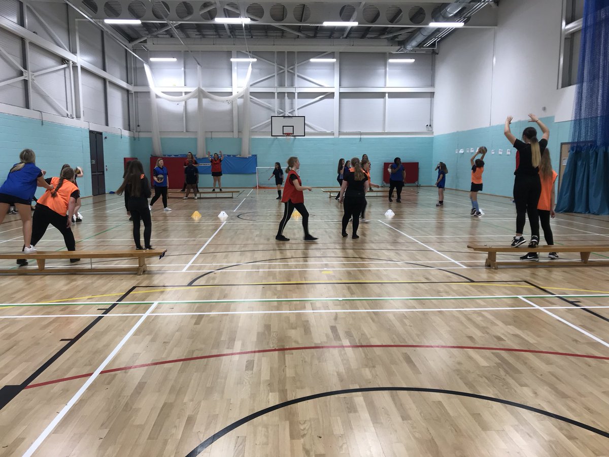 CVPE_UL's tweet photo. An amazing lesson with the Year 9 girls - learning through tactical play, defending as two teams but attacking as one. #fit2perform https://t.co/lJrO7ctPIu