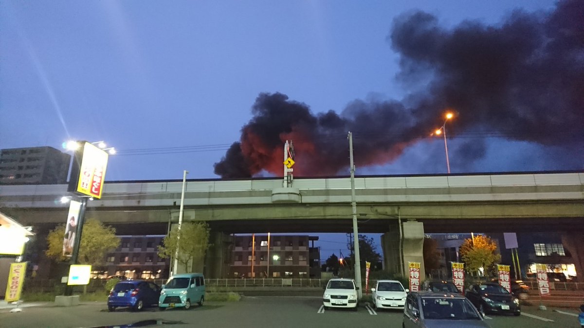 札樽道で車両火災の現場の画像