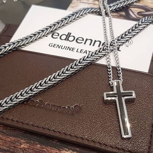 FredBennettMen's tweet photo. Designed for the modern man...

📸 by @HemstocksDiss 

#fredbennett #mensjewellery #mensweardaily #mensstyle #menswear #mensaccessories #photooftheday #stainlesssteel #realleather #wristware #neckware #armcandy #watches #mavericks #sterlingsilver https://t.co/Kye0Q5LMEN