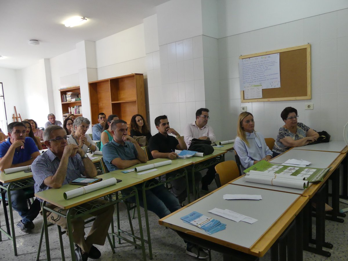 FarmaceuticosSC's tweet photo. En el día de ayer nos reunimos con los colegiados de La Laguna (La Vega, casco urbano, Valle de Guerra, Punta del Hidalgo y Tejina) y Tegueste, para abordar asuntos importantes del sector. https://t.co/a5DnoA90GT