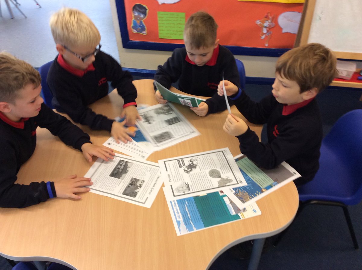 WorsthorneSchl's tweet photo. Year 2 are reading non-chronological reports then sharing and discussing new information #engagedinreading #focused https://t.co/jeugmc8Ocl