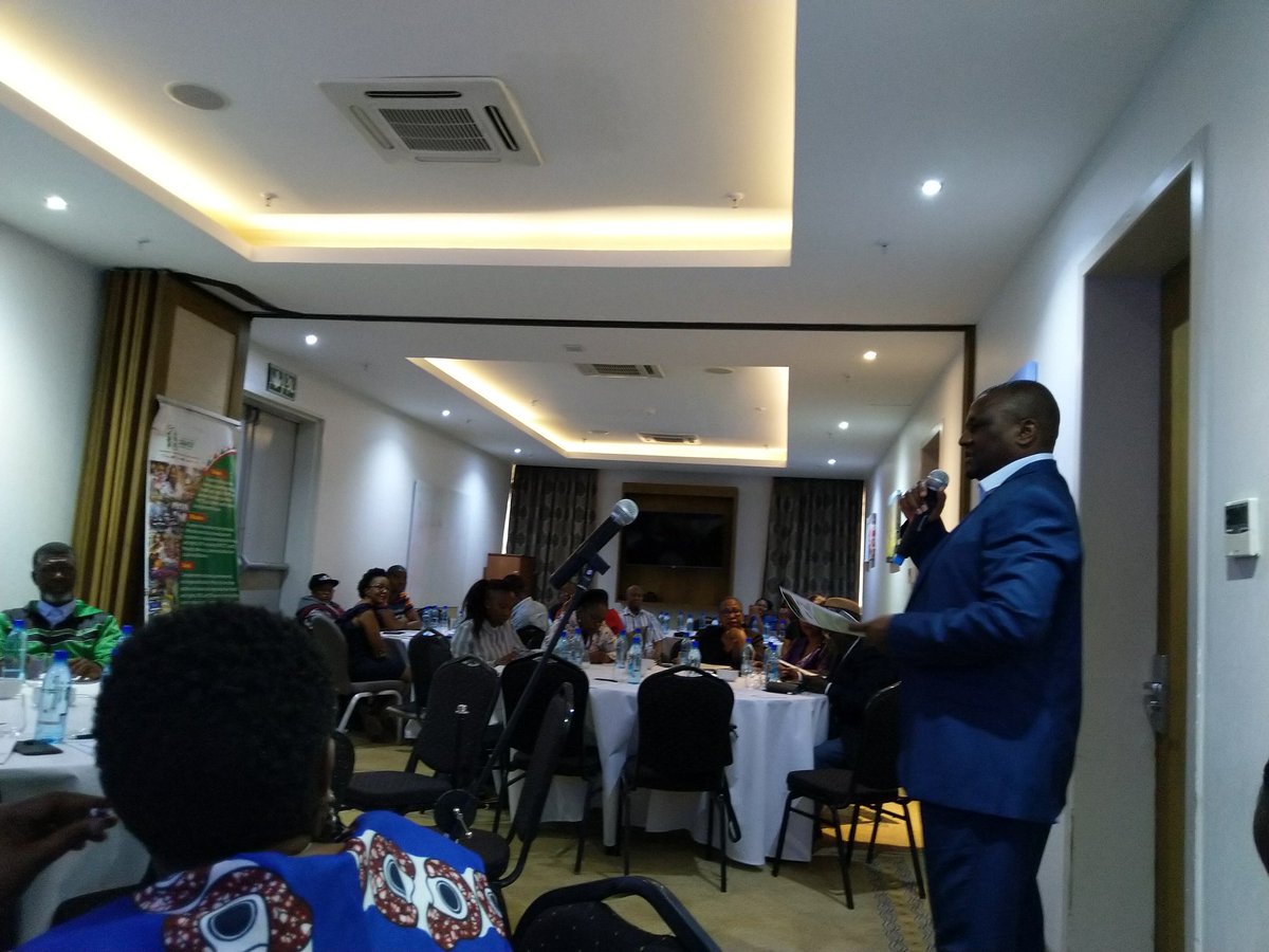 AMaveeee's tweet photo. @SAfAIDS "If we work with traditional leaders, we are working with permanent structures... permanent structures are important for sustainability of efforts to address stigma and discrimination." Ngoni Chibukire, the SAfAIDS Sub Regional Head, Southern Region, @Rouzeh #kpreach https://t.co/63xlGmyf46