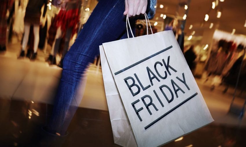 numsight's tweet photo. Les e-commerçants se préparent déjà pour le dernier week-end de novembre qui promet de battre encore des records cette année. #blackfriday #ecommerce #retail #marketing #emarketing #frenchdays #amazon https://t.co/lacdilsqxi https://t.co/YMOZDD7v0G
