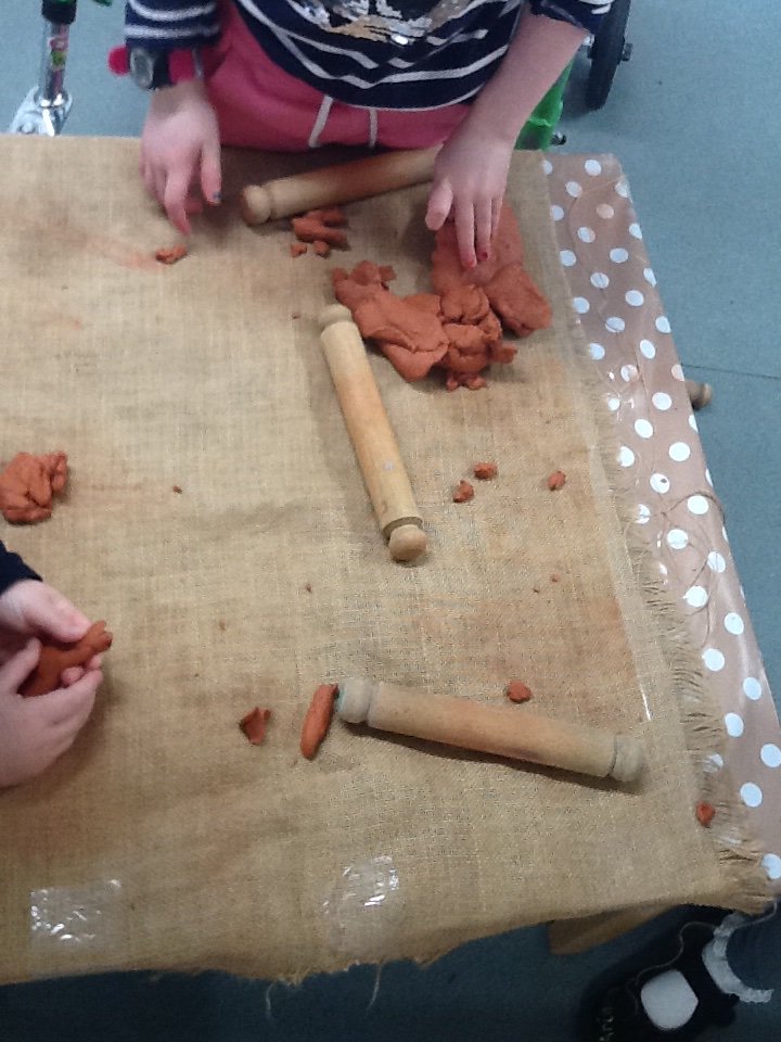 WilliamstonELC's tweet image. Taking forward from the conference freedom of clay with guidance and have slowly introduced this into nursery this week...... #everydayisalearningday #clay #differenttypes #earthy #increasingfinemotorskills