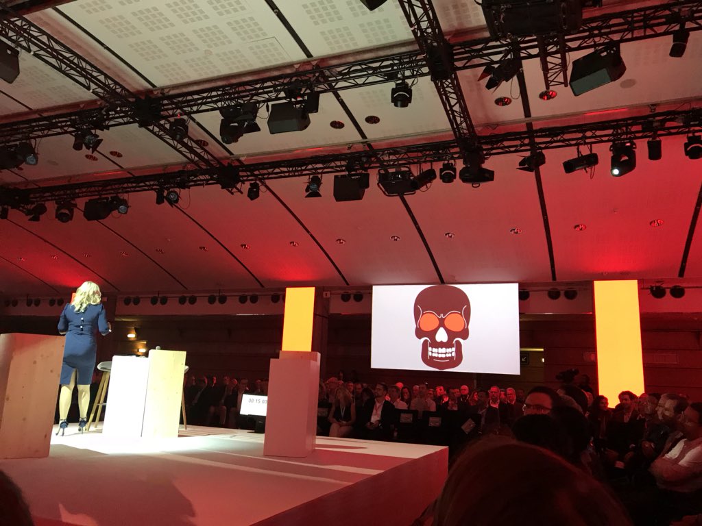 gmarchand78's tweet photo. #ThinkParis2018  Même lors d’un event, il peut y avoir une faille... 😵Nicolas Meyerhoffer nous explique tout sur la vulnérabilité des devices et datas et comment IBM protège et réagit aux menaces avancées.  #Cybersécurité #Faas #SOC #WatsonforCyber https://t.co/1GSiYyfgPU