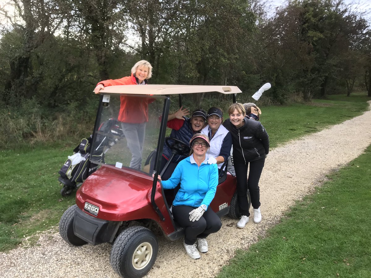 AlisonRoot1's tweet photo. Great day @LindrickGC yesterday for @WomenandGolfMag event. I tried to contribute to team scores on the 18th! #golf #fizzandfun ๐๏ธโโ๏ธโณ๏ธ๐ https://t.co/QgjCdeYZIV