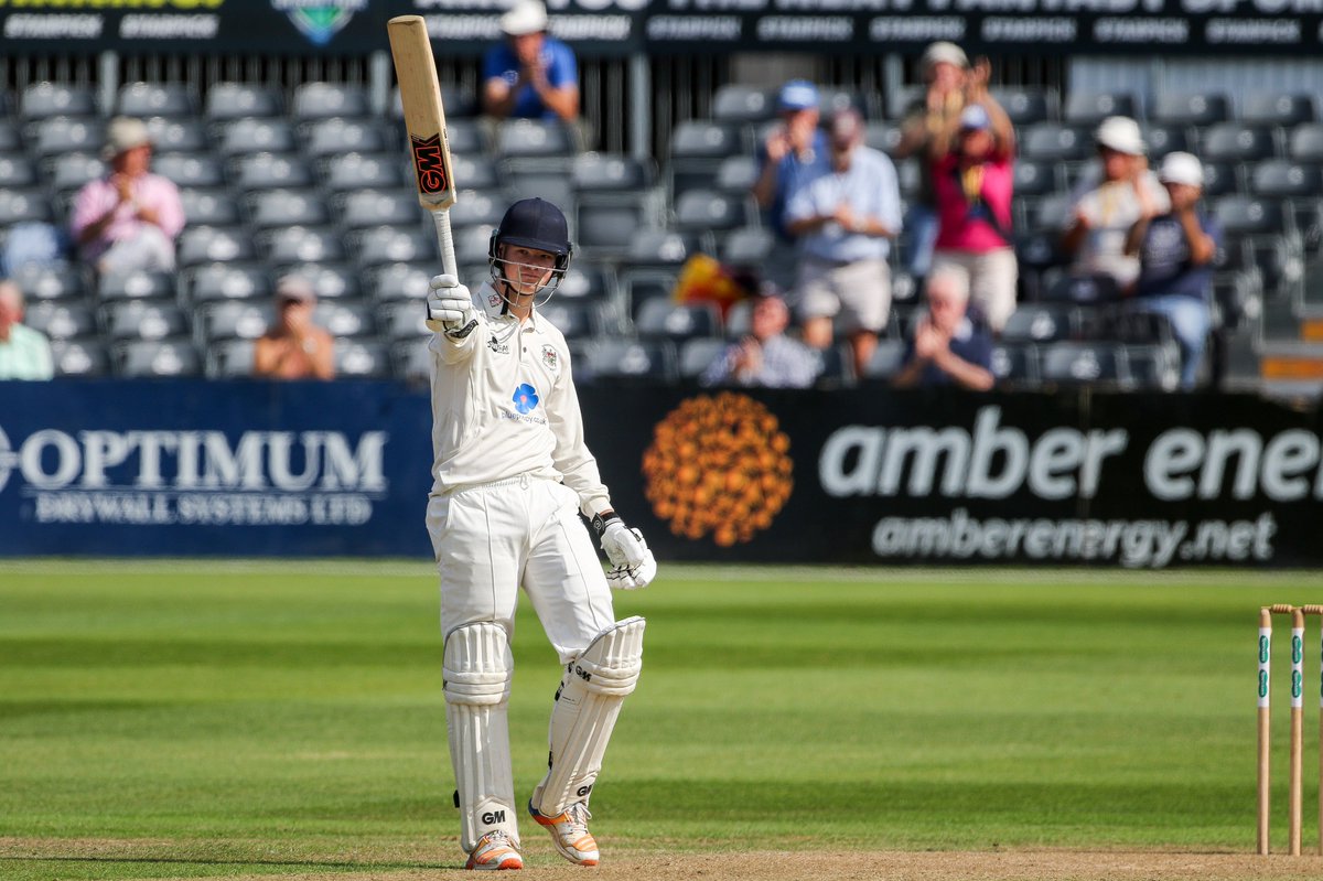 SIGNED ✍️ Charlesworth signs three-year deal with Gloucestershire

🗣️“I am delighted to be signing my first contract with the Club. I’m excited about the future with our young squad"

Read here ➡️ tinyurl.com/CharlesworthSi…